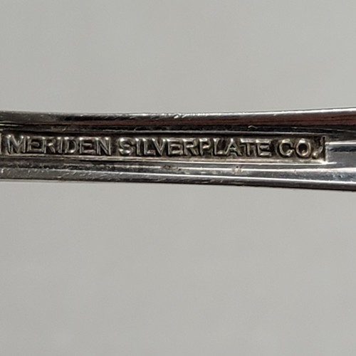 MERIDEN Silver Plate Serving Piece, 7.75" Antique, Vintage Collectible - Picture 11 of 13