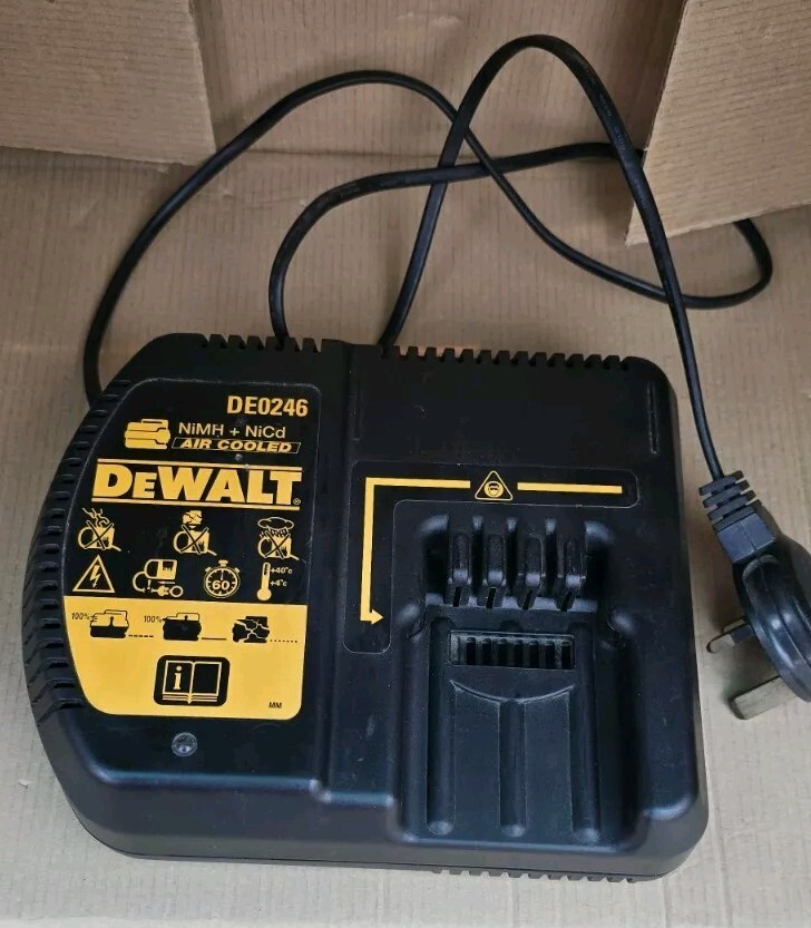 Genuine DeWalt / 24V Battery Charger DE0246 NiMH + NiCd Air Cooled eBay