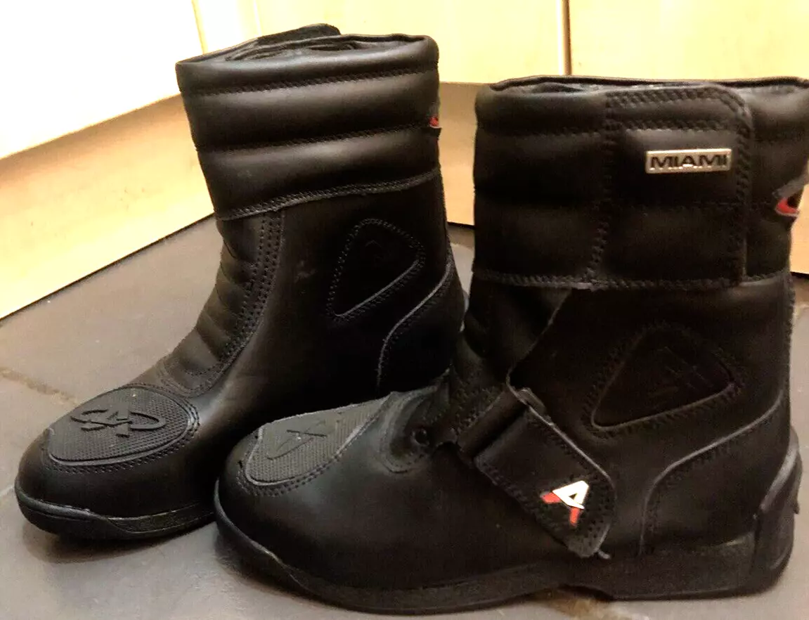 Mens biker cheap boots uk