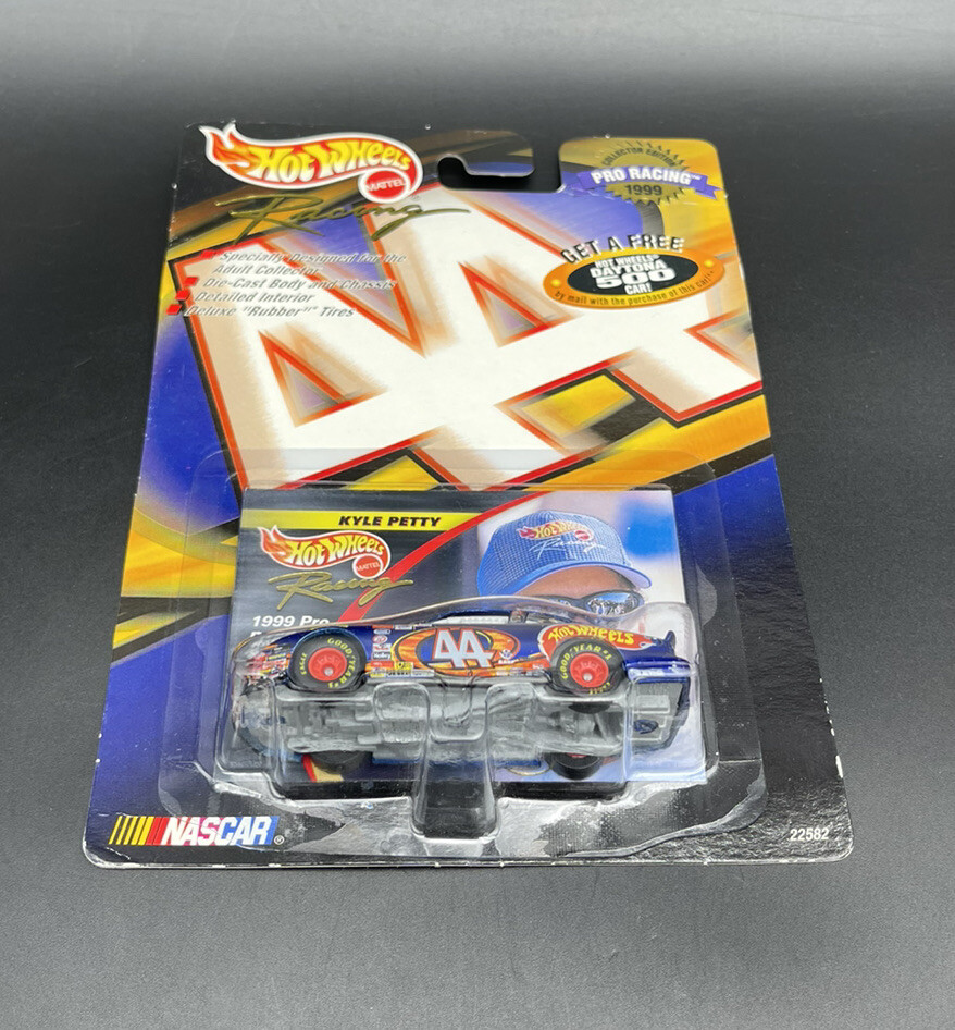 Kyle Petty #44 Hot Wheels 1999 Pro Racing Series Collector