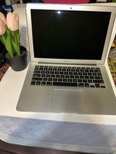 Apple MacBook Air - Core i5 13   2015 4GB 128GB Silver Intel HD Unlocked