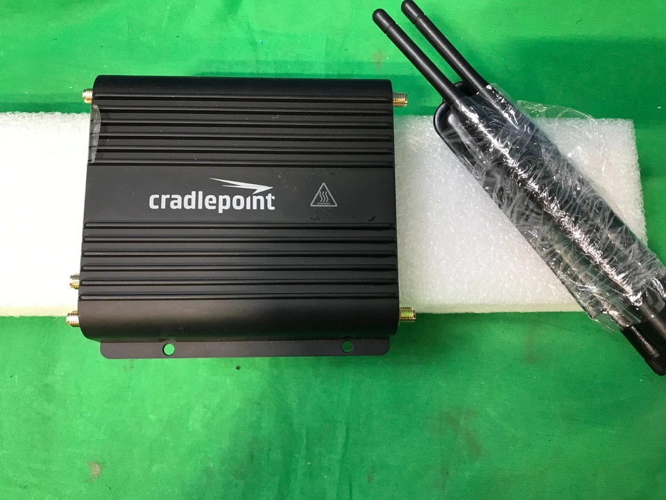 Cradlepoint S5A902A Mbps 2-Ports Wireless (Wi-Fi) Router - Image 2 of 4