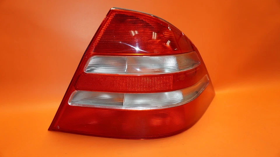 MERCEDES BENZ S500 LUZ TRASERA PASAJERO DERECHO 2000 2001 2002 S430 A2208200264 Foto 4 de 4