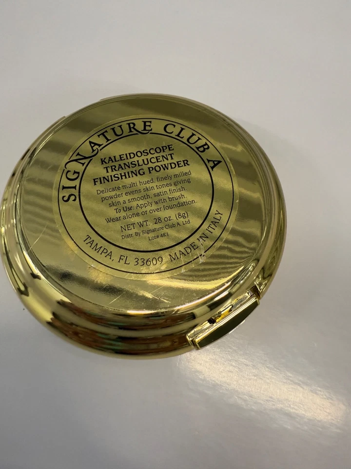 Signature Club A Kaleidoscope Translucent Finishing Powder 0.28 oz w/ FREE BRUSH - Image 2 of 3