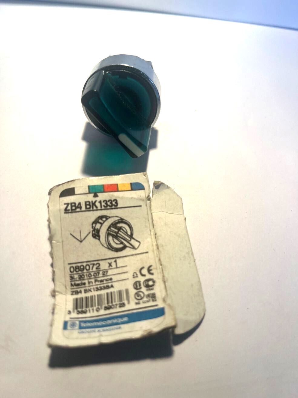 ZB4 BK1333 illuminated GREEN 3 POSITION SWITCH SCHNEIDER TELEMECANIQUE