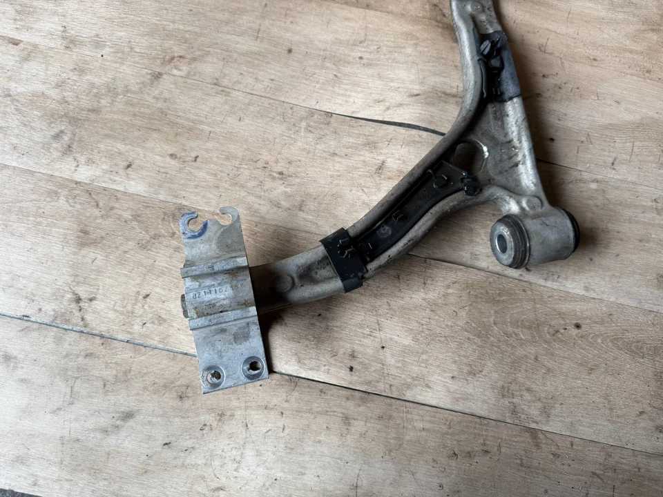 MERCEDES BENZ CLA250 INFINITI XQ30 FRONT LEFT DRIVER SIDE LOWER  CONTROL ARM - Image 4 of 4