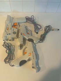 SEGA Dreamcast, 7 Games, 5 Controllers, 3 Light Guns, & MORE