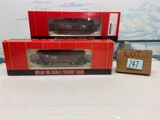 HO ATLAS 2 2 BAY OFFSET SIDE HOPPER ROAD 180810 A.T.S.F. SANTA FE NOS