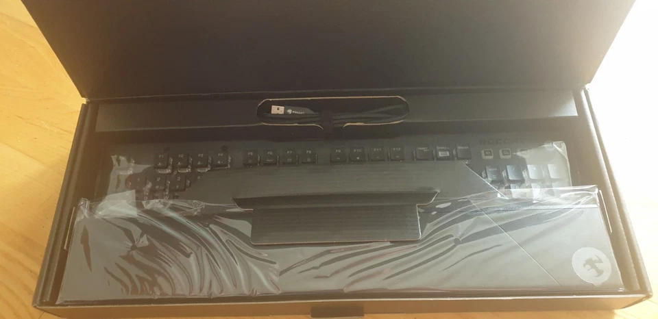 Roccat Vulcan 121 Aimo (Tastatur), mech gaming keyboard, tactical switsches, NEW - Bild 2 von 3