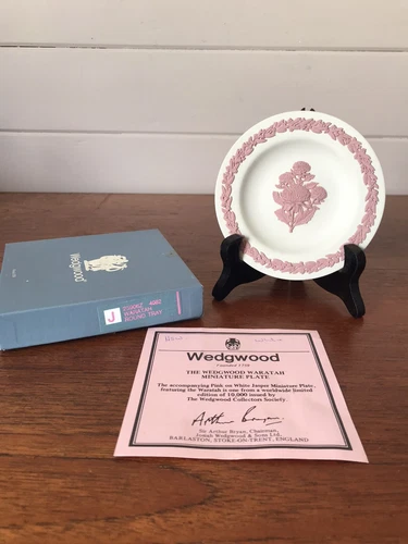 Vintage Wedgwood Jasperware Small Tray Waratah Australian Wildflowers