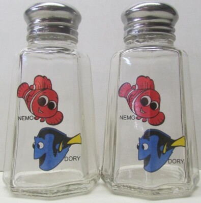 A Nice Set of Nemo & Dory Salt & Pepper Shakers 3¾'' Tall