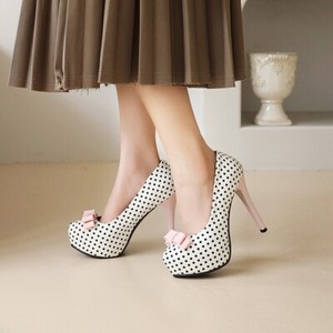 polka dot heels with bow
