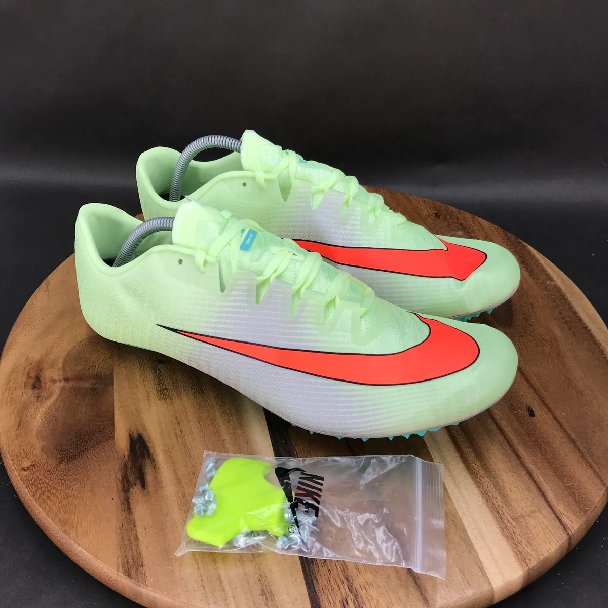 Sprinting shop spikes mens