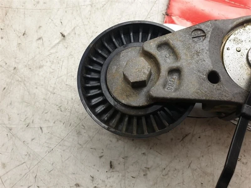 Tensor de cinturón Toyota Venza 2010 Foto 4 de 4