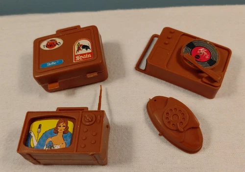 Vintage 1971 Busy Barbie Holdin’ Hands Accessories Lot TV Record Player Suitcase