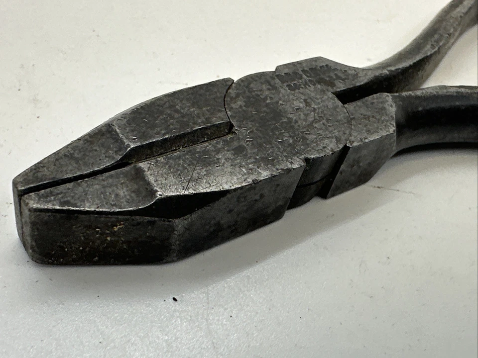 Vintage Hand Tool RED DEVIL S & H Co USA Pliers 5.25" RARE FREE SHIPPING - Image 3 of 4