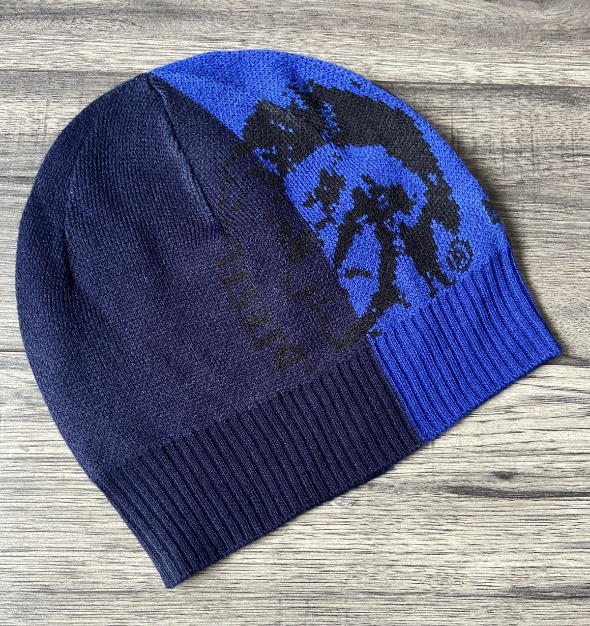 DIESEL MOHAWK GRAFFISA BEANIE HAT BNWT