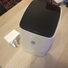 EE 5GEE Router 5G WiFi Smart Hub Mobile Broadband 2.4GHz 5GHz Wi-Fi 6