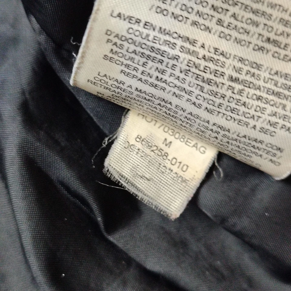 Jaqueta acolchoada NIKE Storm Fit feminina M preta com zíper completo isolada com capuz - Imagem 4 de 4