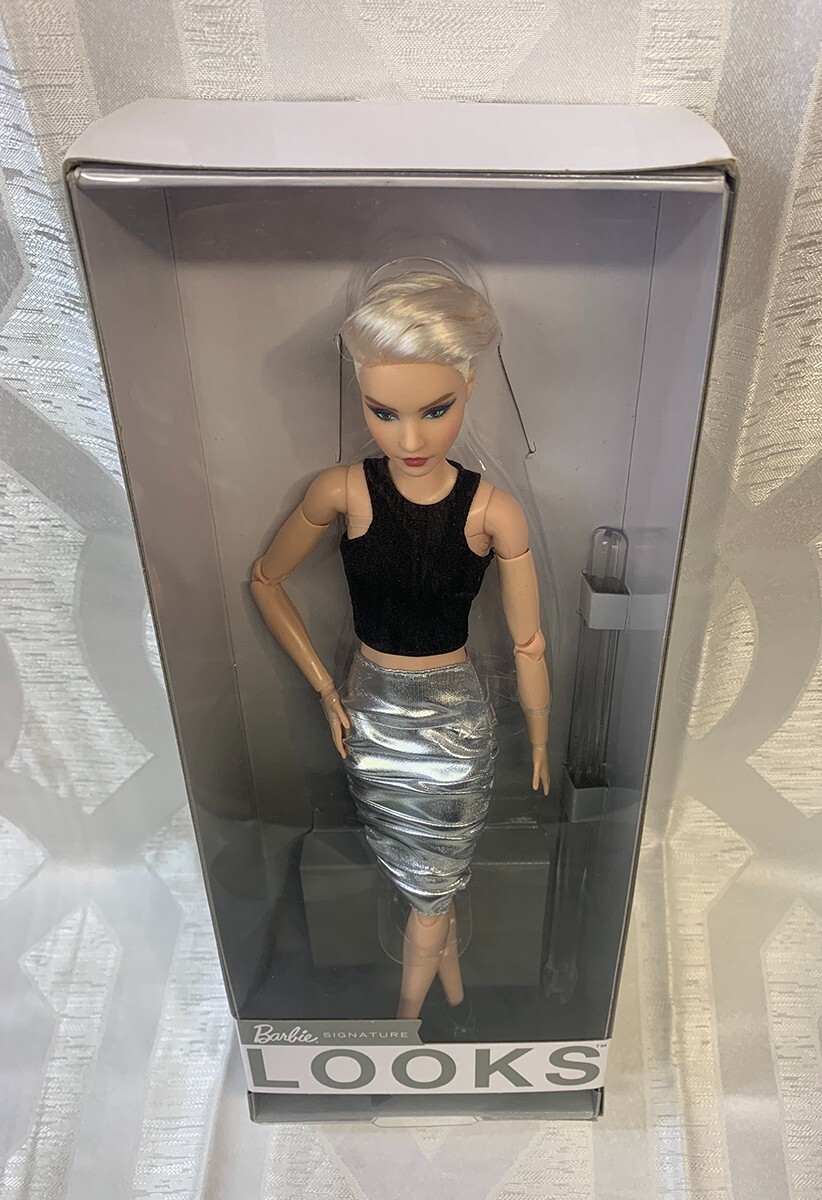 Barbie Looks #8 Signature Collector Model Tall Blonde Pixie Barbie Looks #8 Signature Collector Model Tall Blonde Pixie