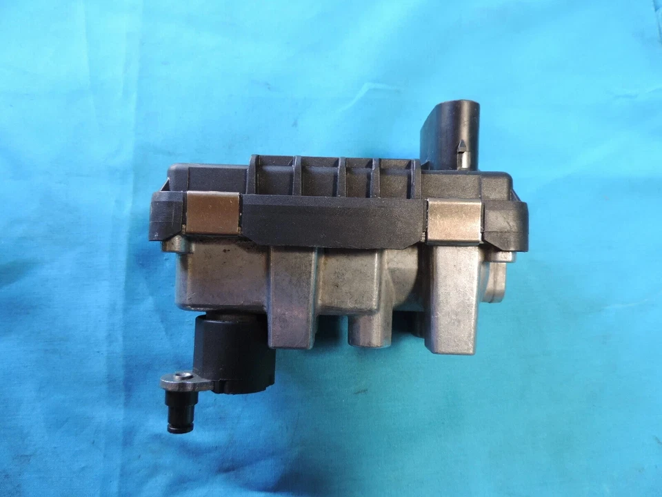2006 Volkswagen Touareg - Actuador de Wastegate Electrónico Genuino Turbo del Lado Izquierdo Foto 3 de 4