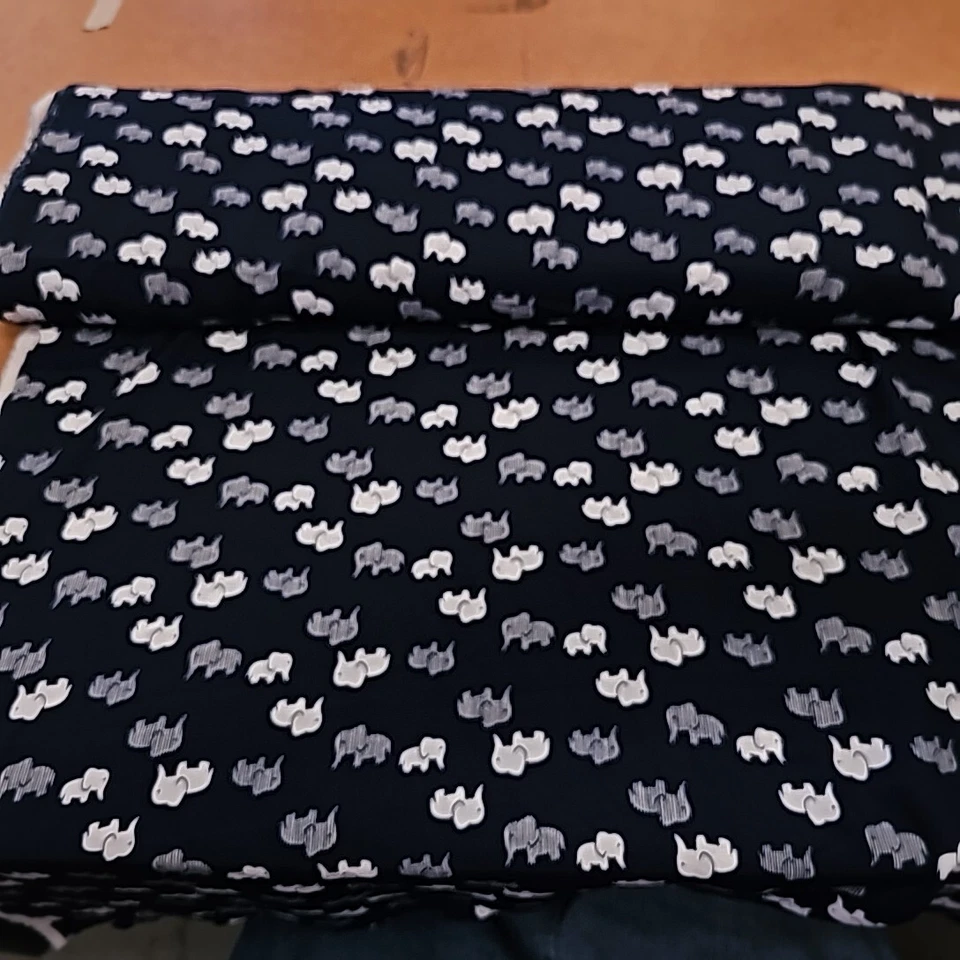 Tarjetas Little Elephants tela crepé de china estampado japonés de broma por yarda Foto 2 de 4