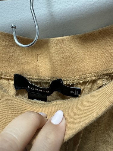 Torrid Skinny Stretch Linen Mid Rise Side Cinch Crop Pants Size 0 Biscuit Color - Picture 5 of 9