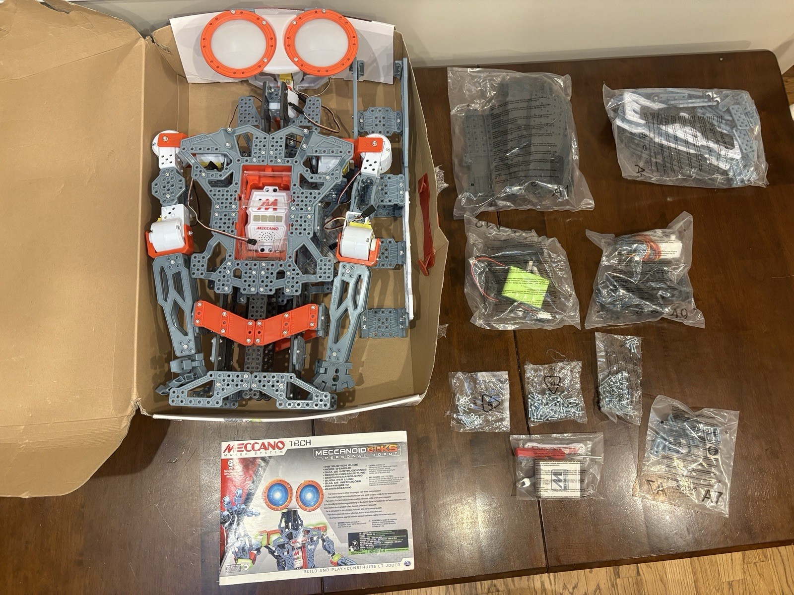 Meccano Tech MECCANOID G15 KS 4FT Personal Robot Bluetooth 1
