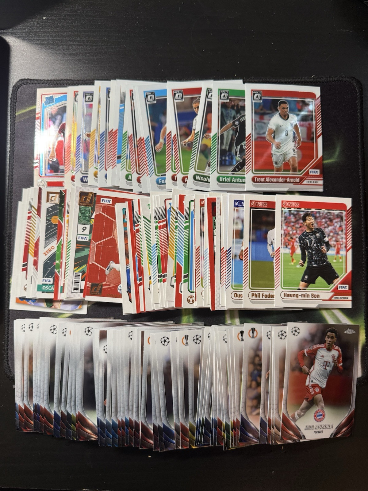 30 Soccer Cards Lot - Guaranteed 1 Auto&4 Numbered! chance of big hit-MysteryMix view 10