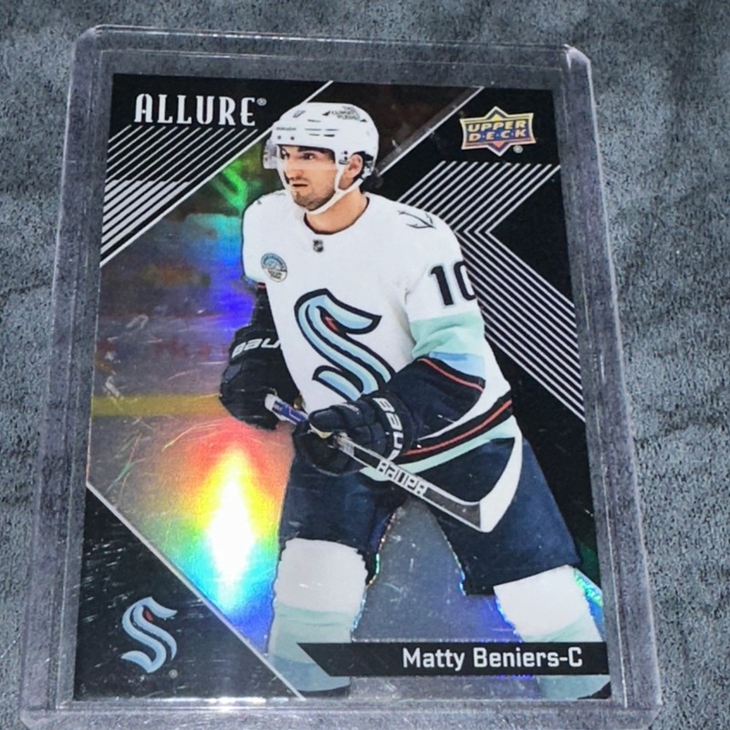2024-25 Upper Deck Allure - Matty Beniers #6 Black Rainbow