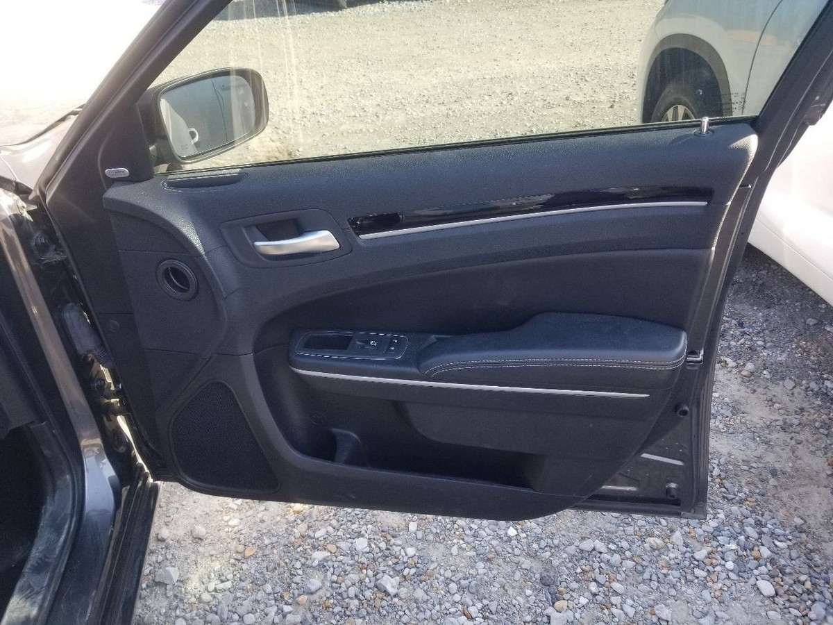23 2023 CHRYSLER 300 S FRONT DOOR TRIM PANEL BLACK LEATHER RIGHT