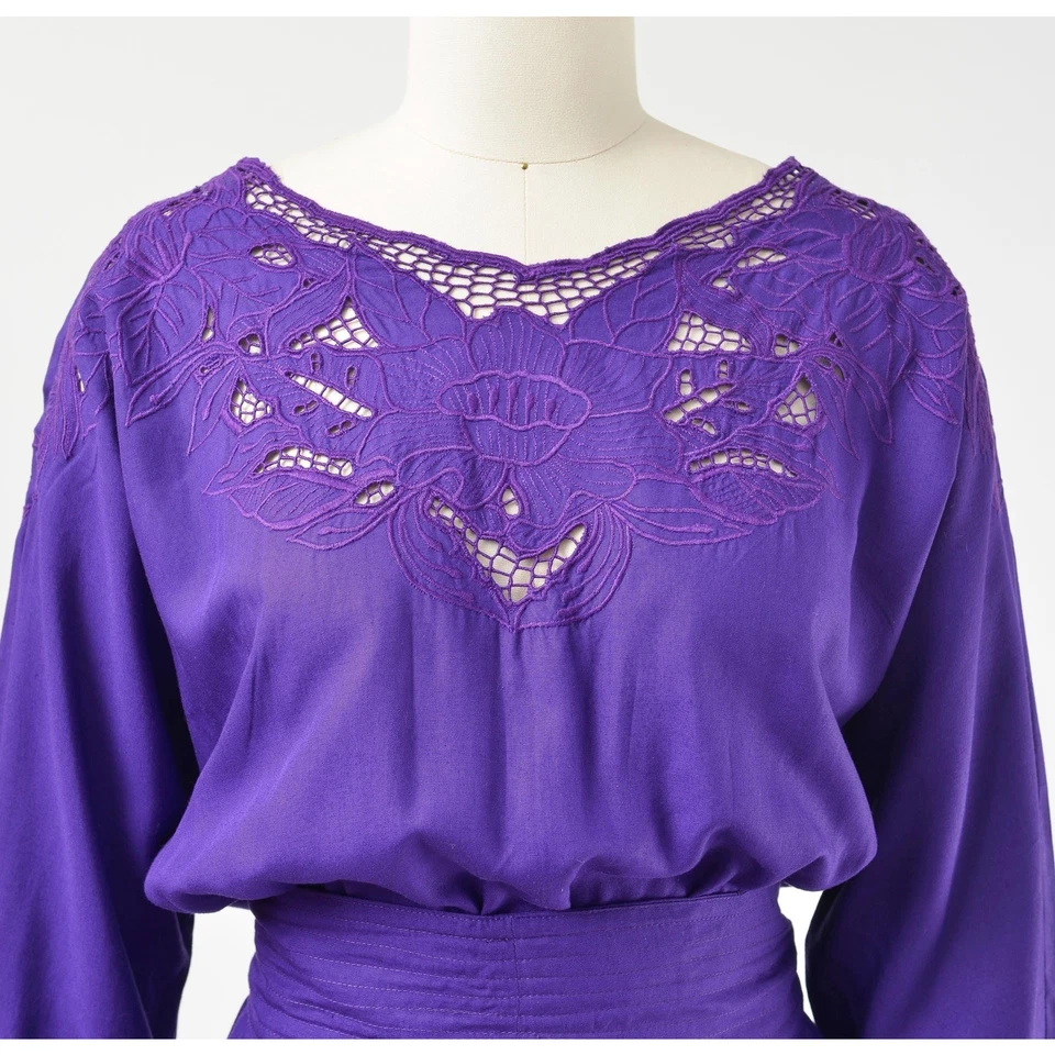 Mono Vintage Años 90 Púrpura Boho Corte Transparente Encaje Floral Bordado con Cinturón S Foto 3 de 4