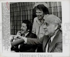 1977 Press Photo Boston Celtics Coach Tommy Heinsohn with Owner  Manager