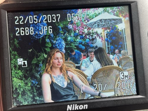 Vintage Nikon Coolpix L16 Digital Camera – 7.1 MP “Point & Shoot” - Picture 4 of 10