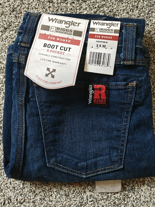 Wrangler for Women by Riggs Workwear Pants Size 2 x 30 Boot Cut Dark Wash NWT