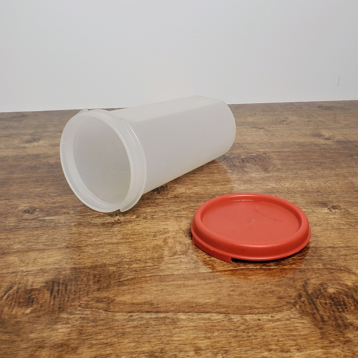 Tupperware Modular Mates #1641 Round 3 22oz Sheer Container Red