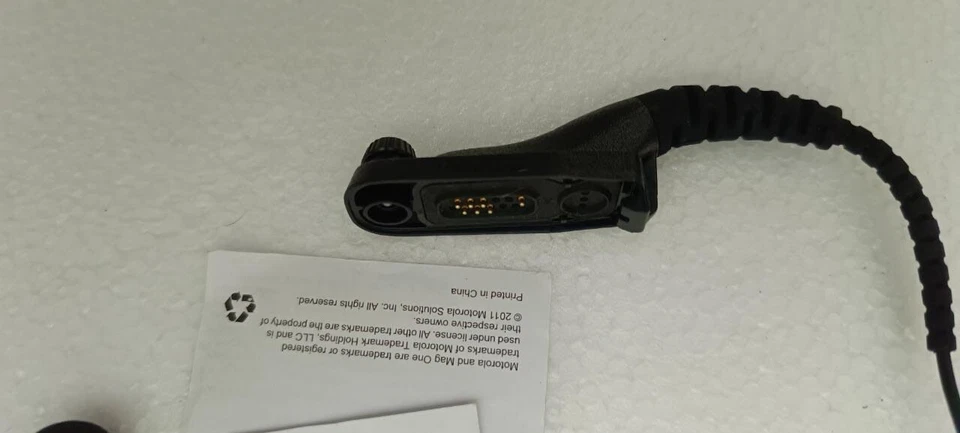 Motorola  PMLN6069A EARBUD W INLINE MIC PTT MAGONE free delivery - Image 3 of 4