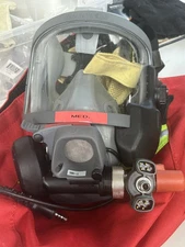 NTERSPIRO Size Medium CBRN Respirator Mask with Valve Savox IS-Com Unit