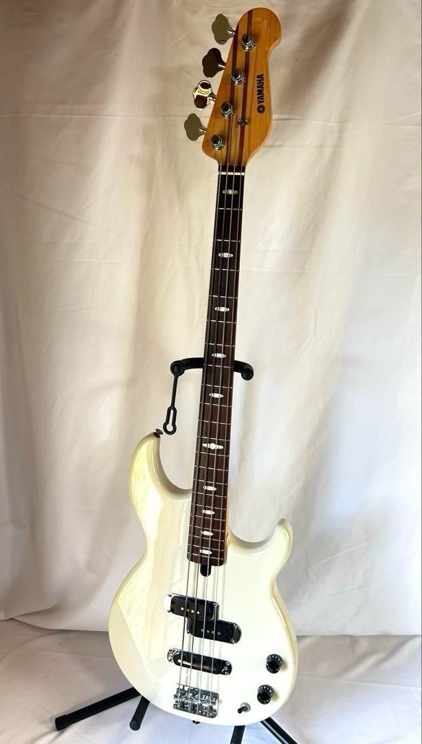 ベース Yamaha BB-424 Yamaha BB424 Electric Bass Vintage White | Tested, Good