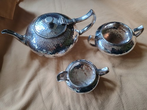 ANTIQUE JAMES DIXON & SONS EPBM SILVER PLATED HAND HAMMERED 3 PIECE TEA SET E846 - Picture 2 of 8