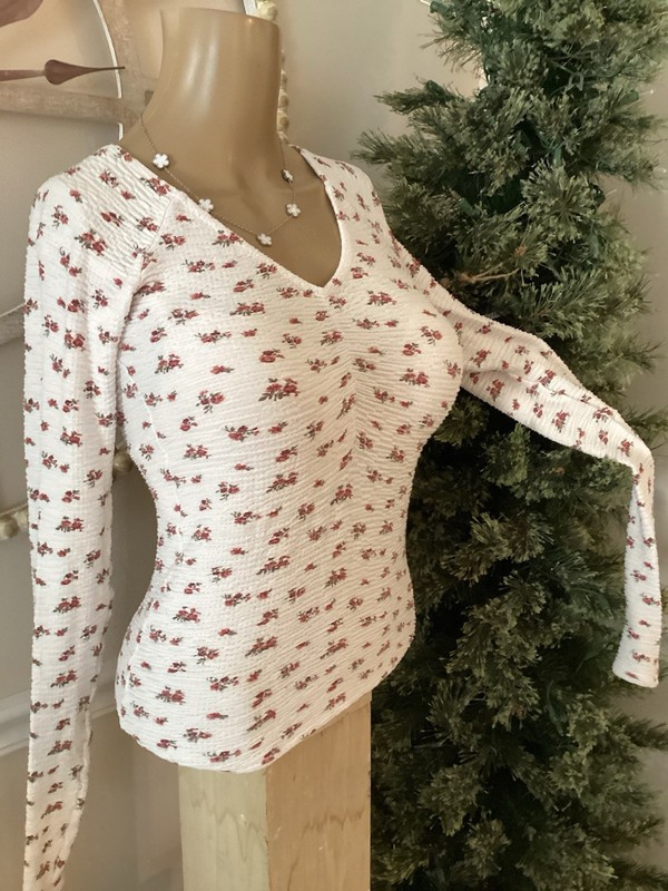 Hollister Woman’s Floral Stretch Long Sleeve Shirt  Size XS
