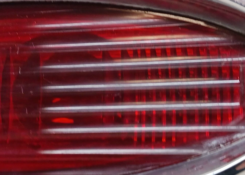 Luz trasera usada OEM GM 1479756/19862 1953-54 Dodge Coronet/Meadowbrook (721) Foto 4 de 4