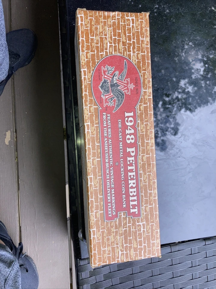 Ertl Collectibles 百威 1948 Peterbilt 压铸金属锁定硬币银行半 — 第 4/4 张图片