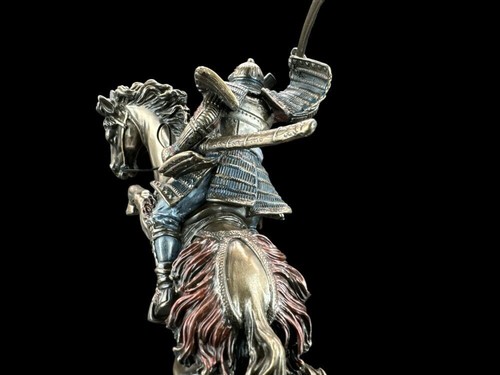 Japanischer Samurai auf Pferd in Rüstung mit Katana-Schwert WU78210A4 - Bild 9 von 11