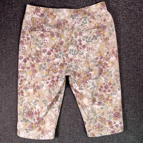 Bandolino Shorts Womens Sz 10 Pink Floral Thea Pull On Skimmer Pockets Stretch - Picture 9 of 12