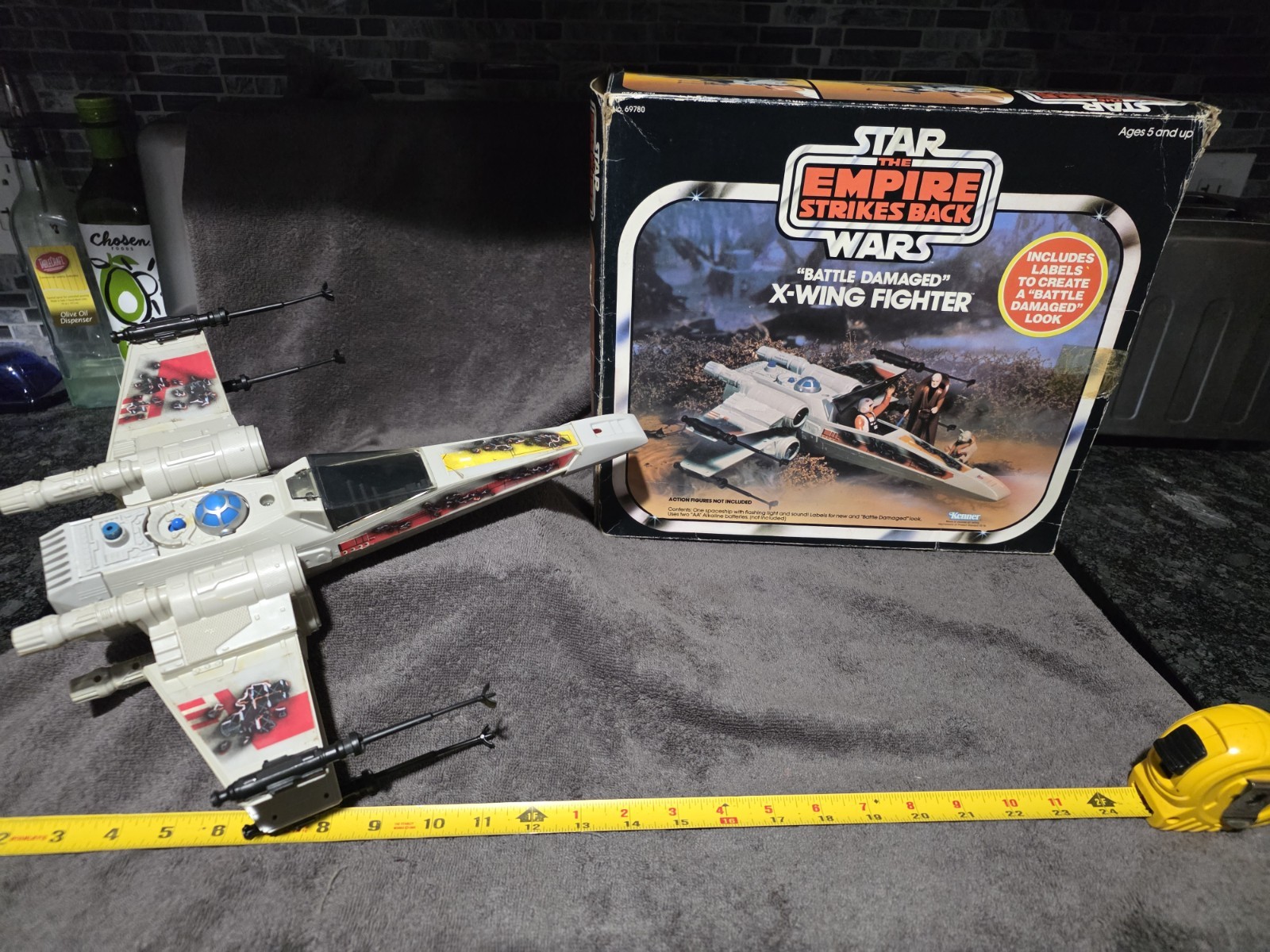 1983 VINTAGE KENNER STAR WARS BATTLE DAMAGE X WING FIGHTER WITH BOX 
