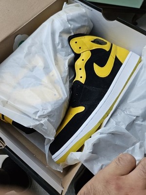 Jordan 1 Mid SE, Yellow/Black, Size EU 45, Brand New With Original Box