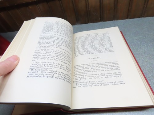 vintage A Tale of Two Cities Charles Dickens hard cover book red Nelson - Imagen 8 de 9