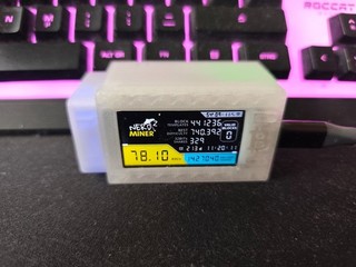 NerdMiner v2 Bitcoin Solo Miner 78 KH/s Gehäuse mit Lüfter LED Display
