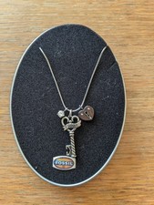 Fossil Brand Pendant Necklace, Silver Tone New & Original metal box.